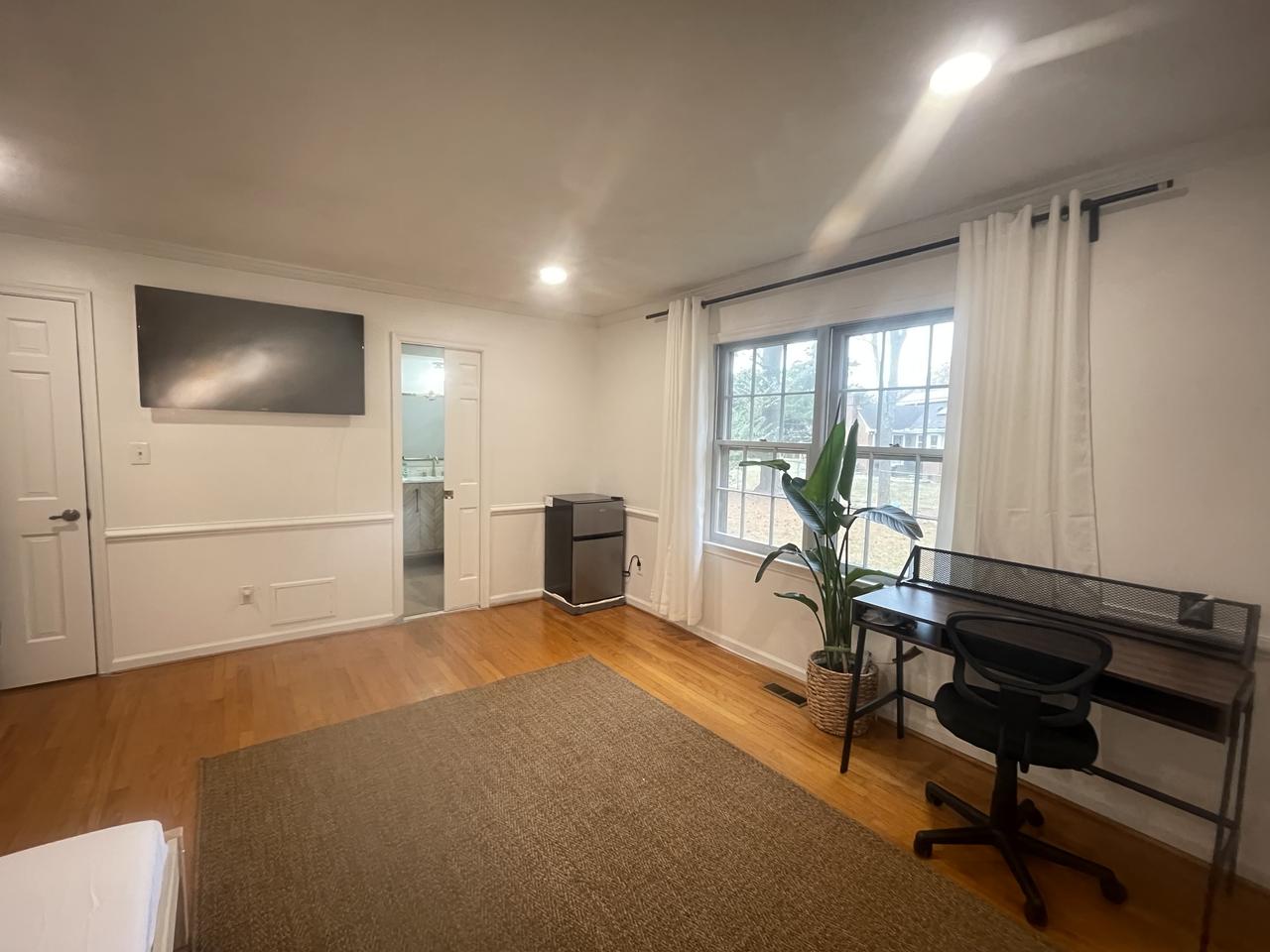 Profile photo 4 of 10