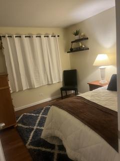 Room for rent in Lake Zurich, IL $1000, house