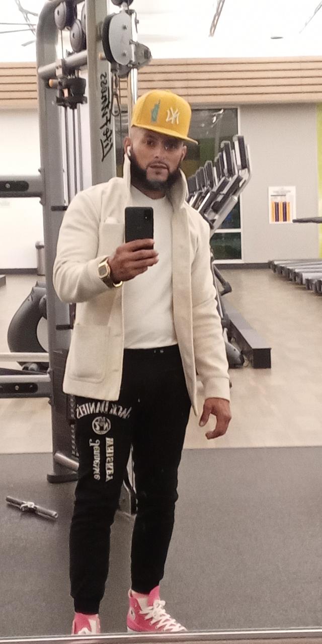 Profile photo 18 of 20