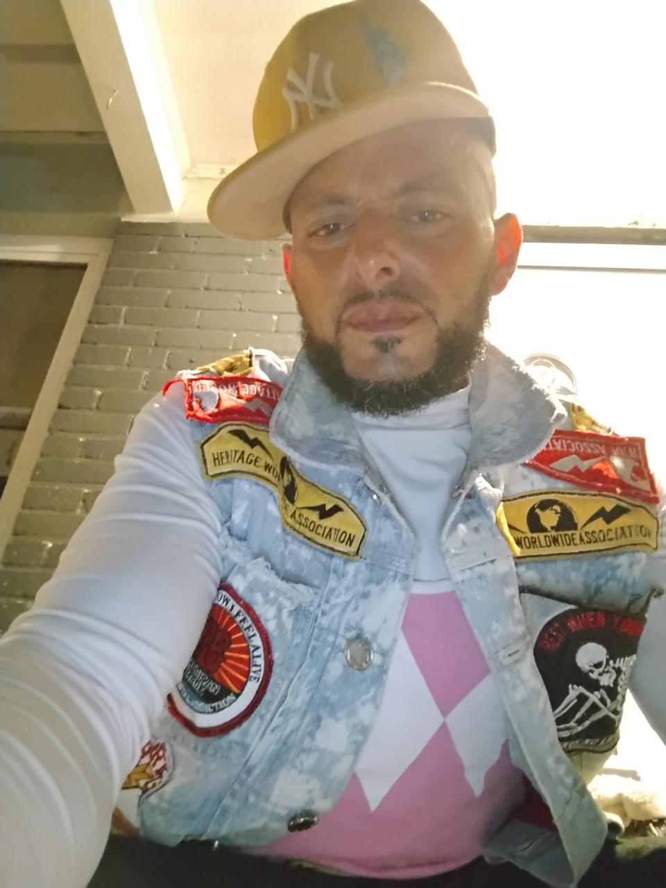 Profile photo 20 of 20