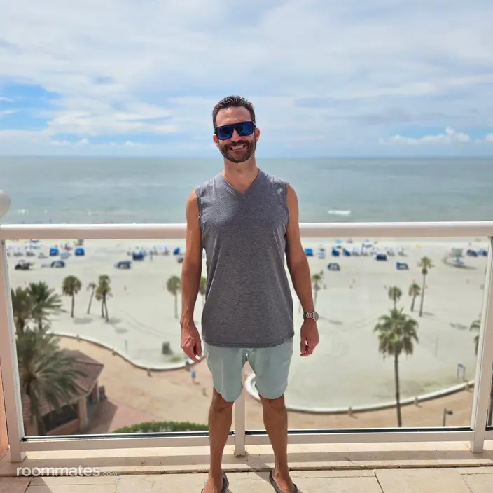 Roommate looking St. Petersburg, FL, $2000