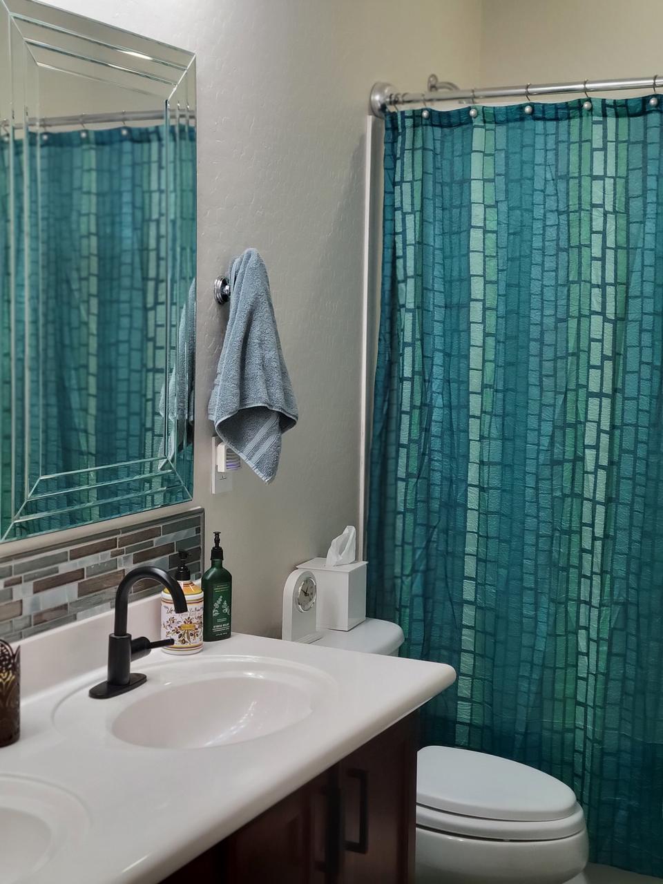 Profile photo 7 of 10