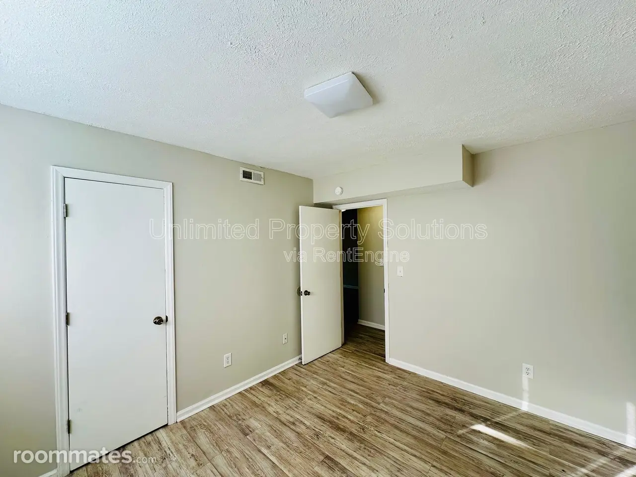 Profile photo 4 of 11