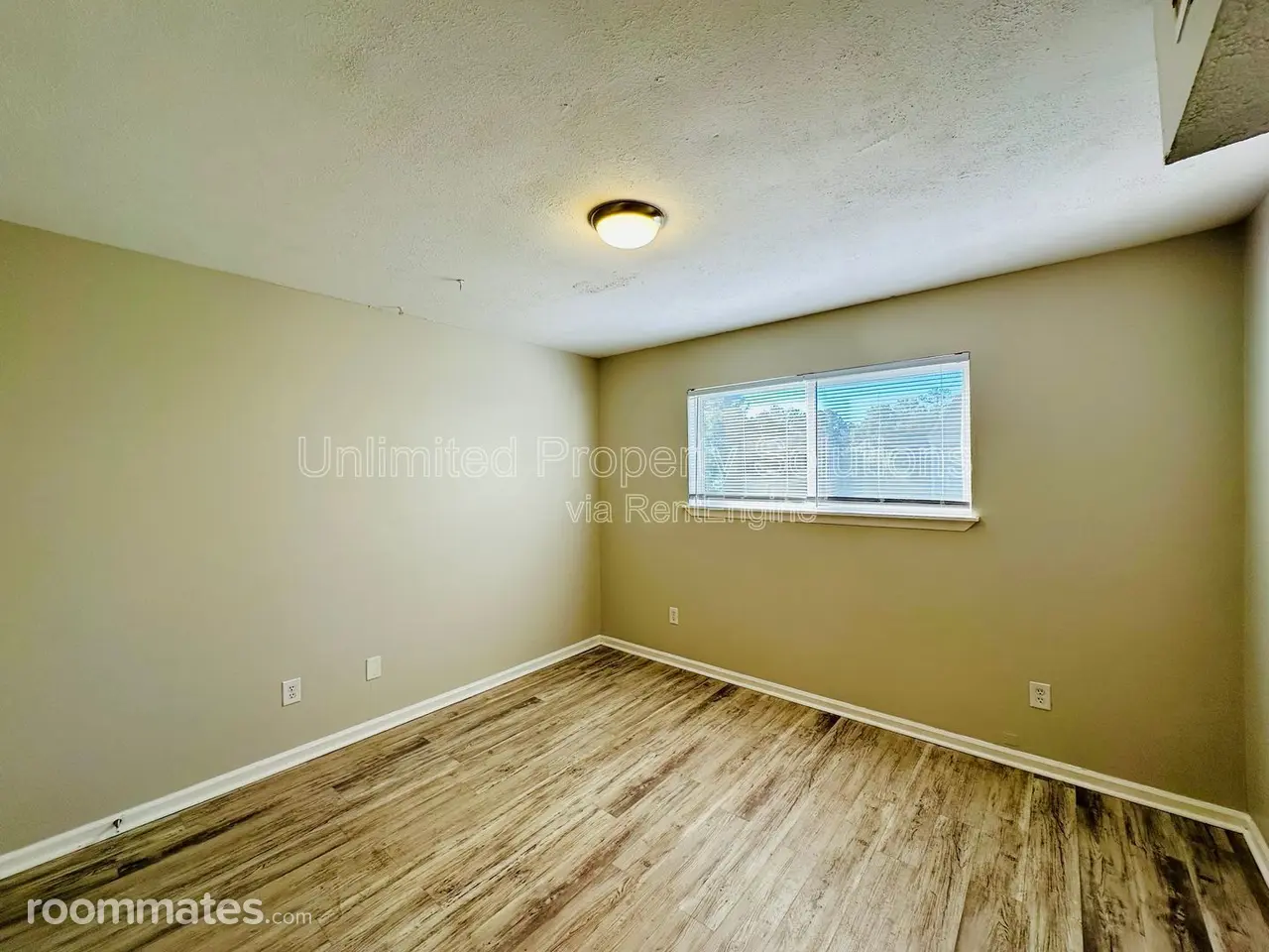 Profile photo 9 of 11