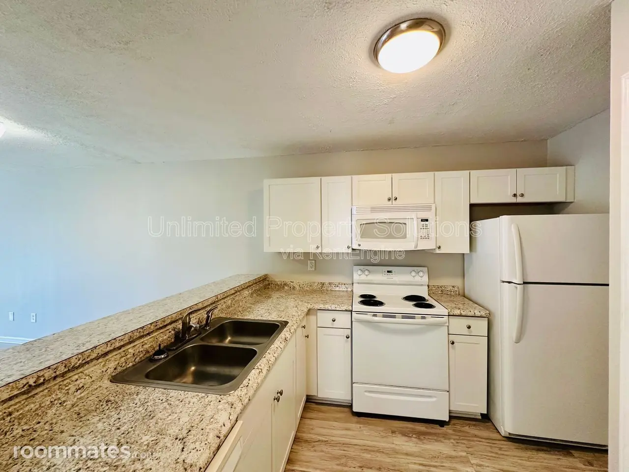 Profile photo 7 of 11