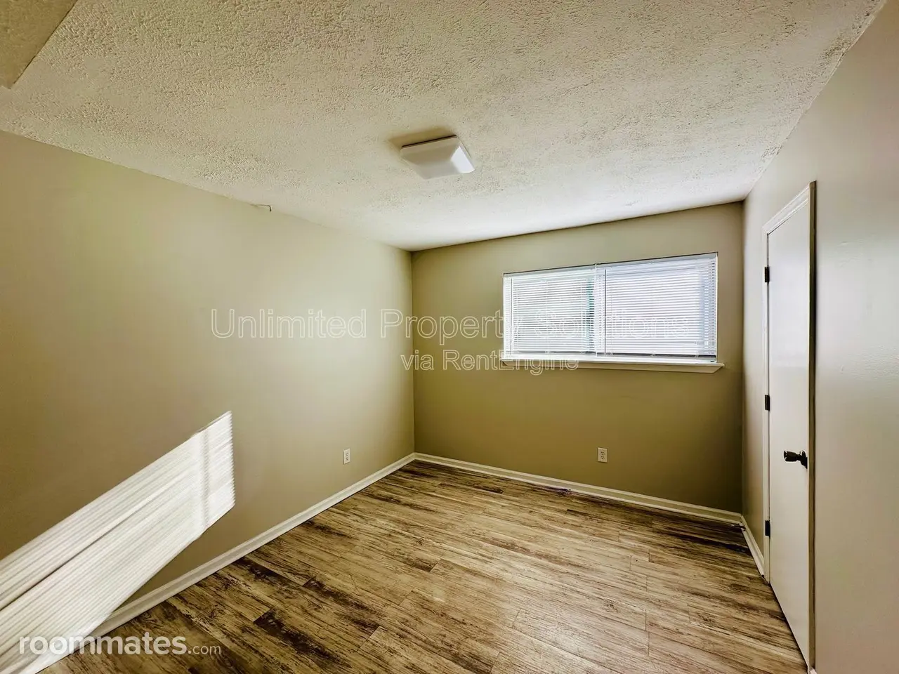 Profile photo 10 of 11