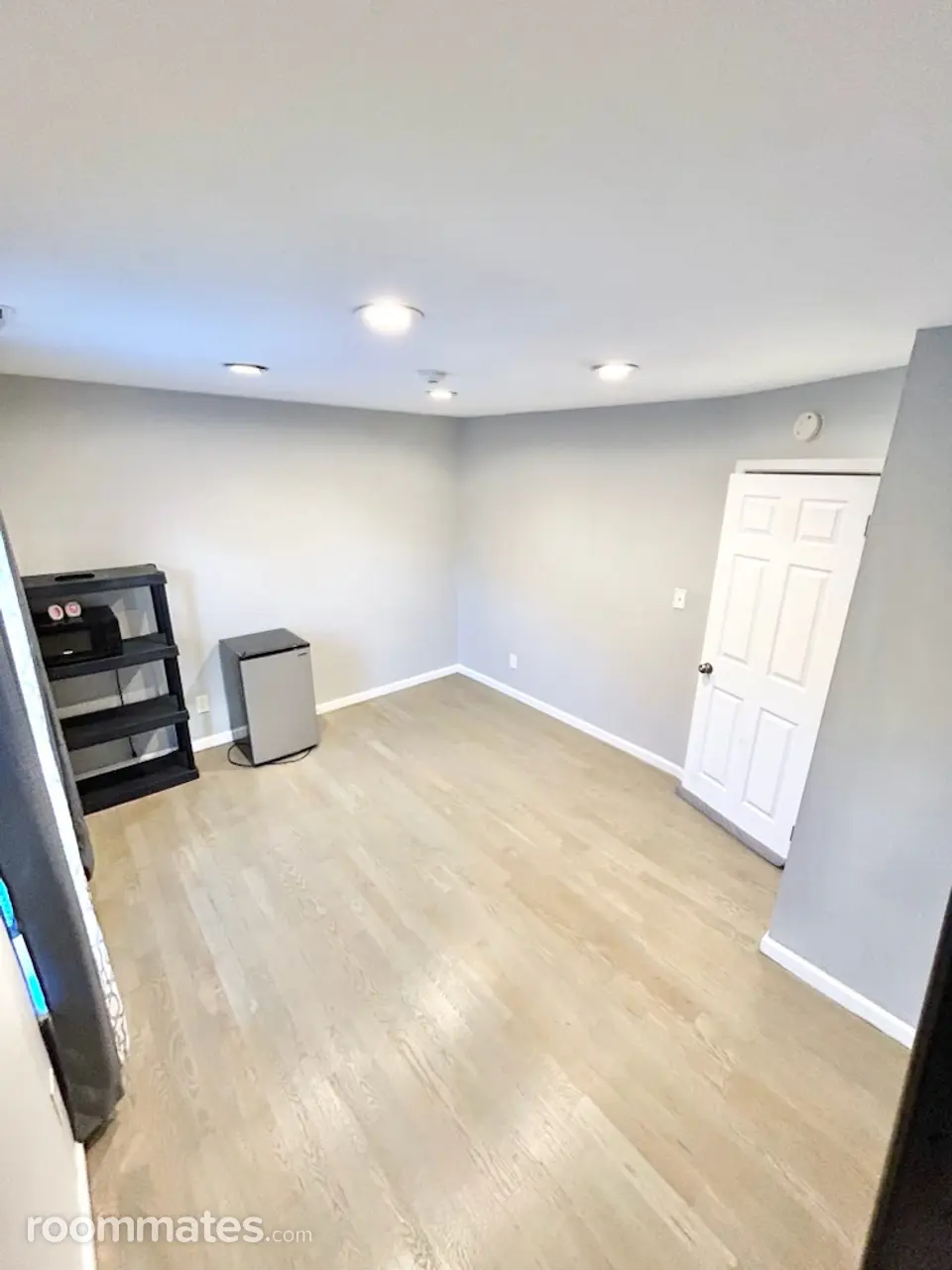 Profile photo 2 of 4