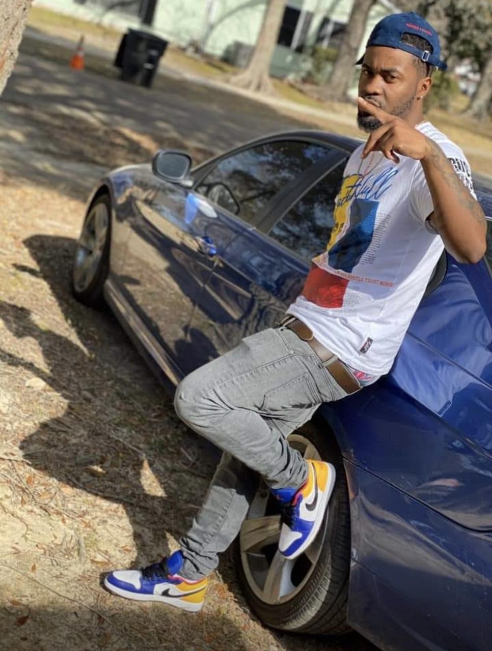 Profile photo 4 of 6