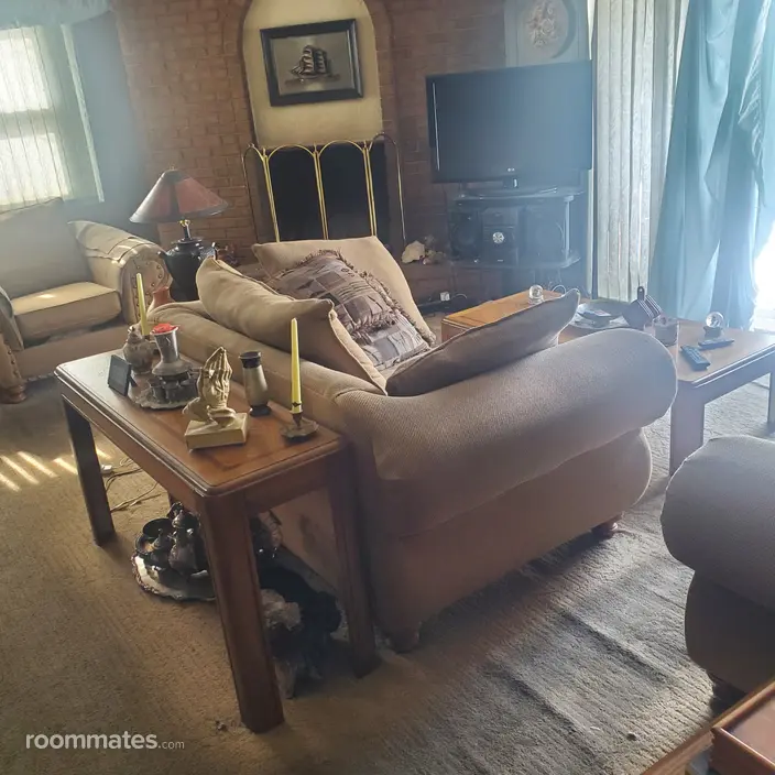 Room for rent in Cincinnati, OH $600, house