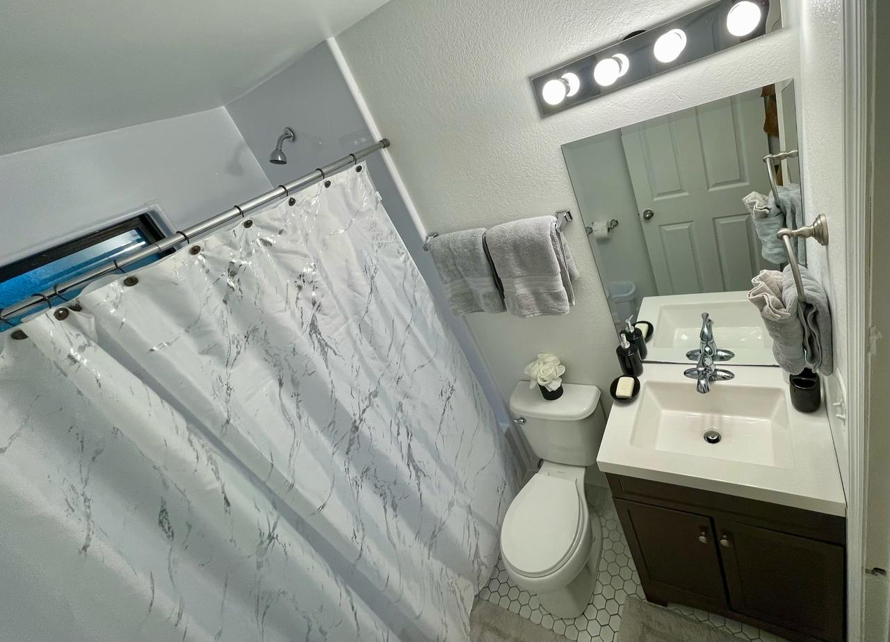 Profile photo 5 of 11