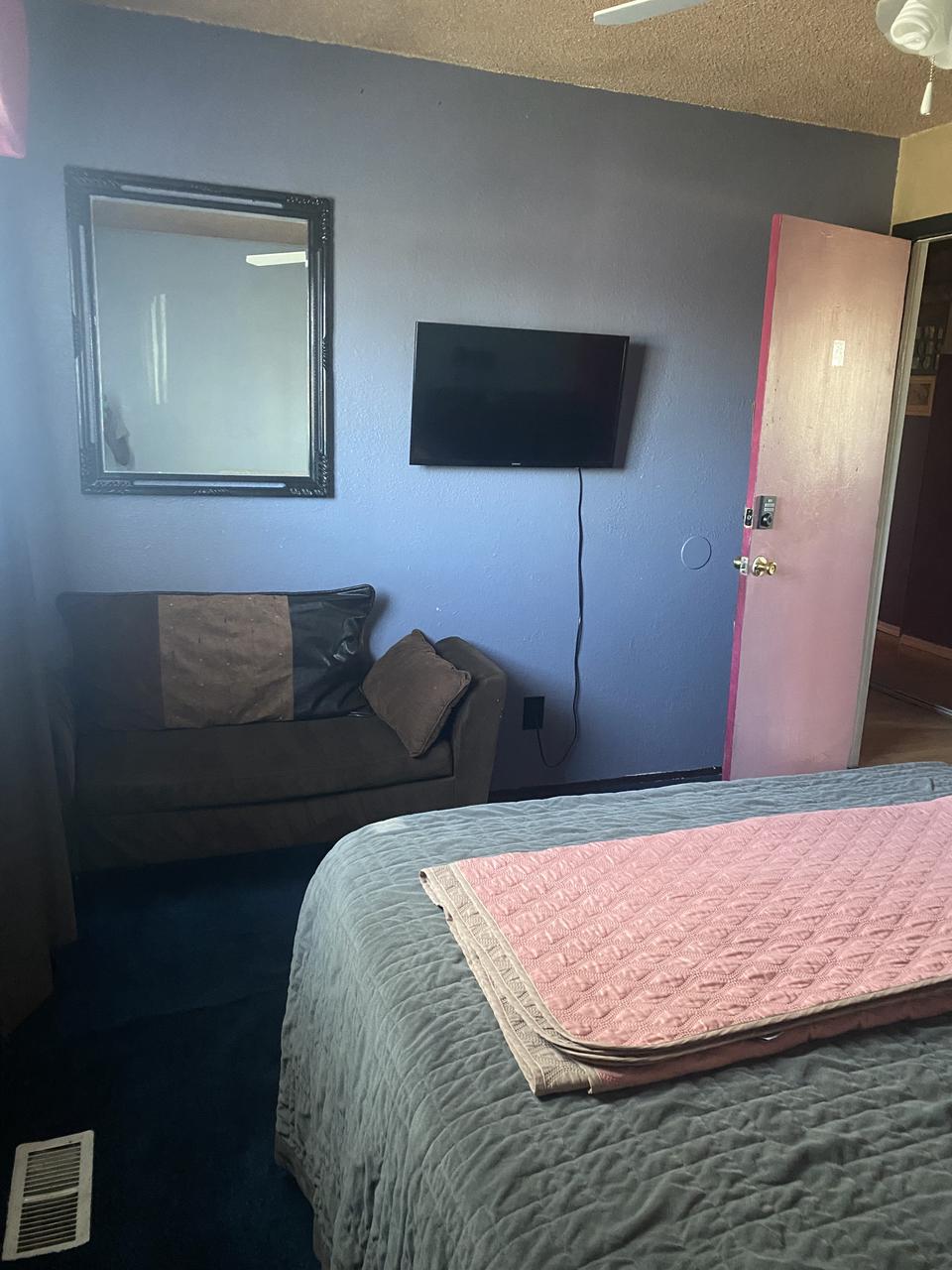 Profile photo 8 of 9