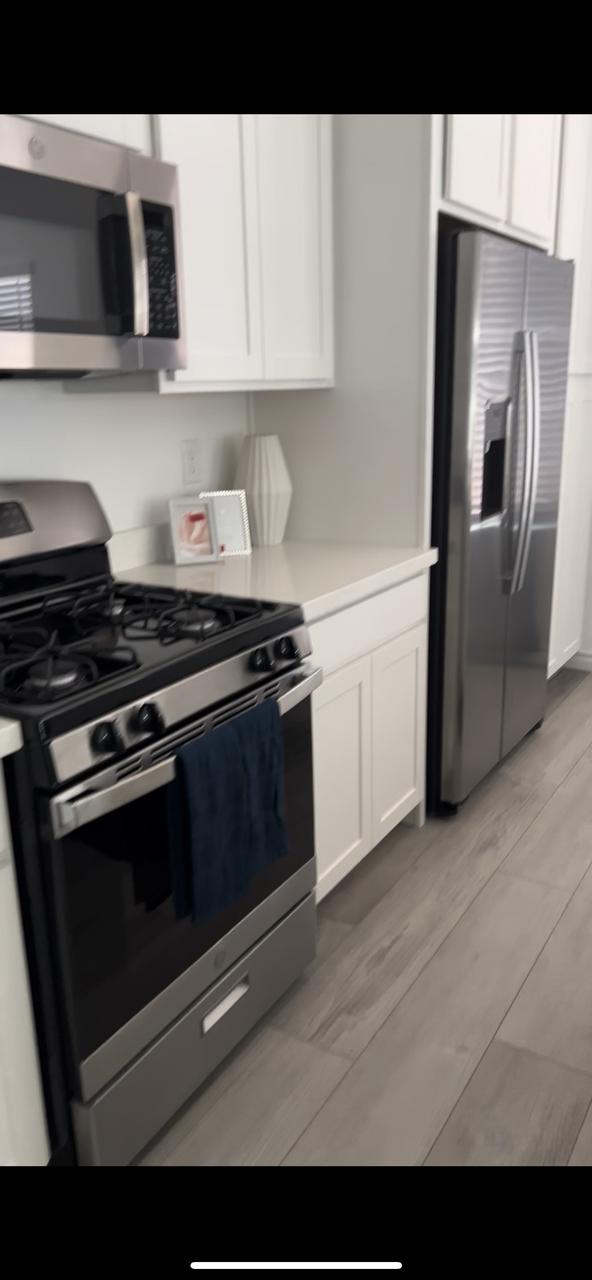 Profile photo 3 of 10