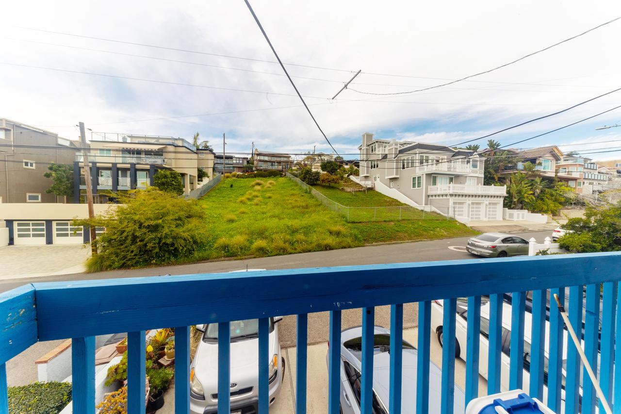 Profile photo 1 of 6