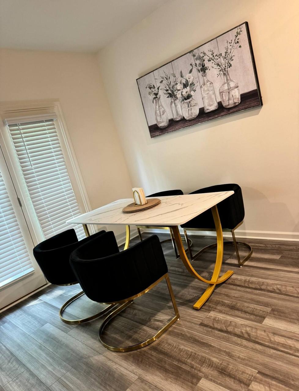 Profile photo 7 of 10