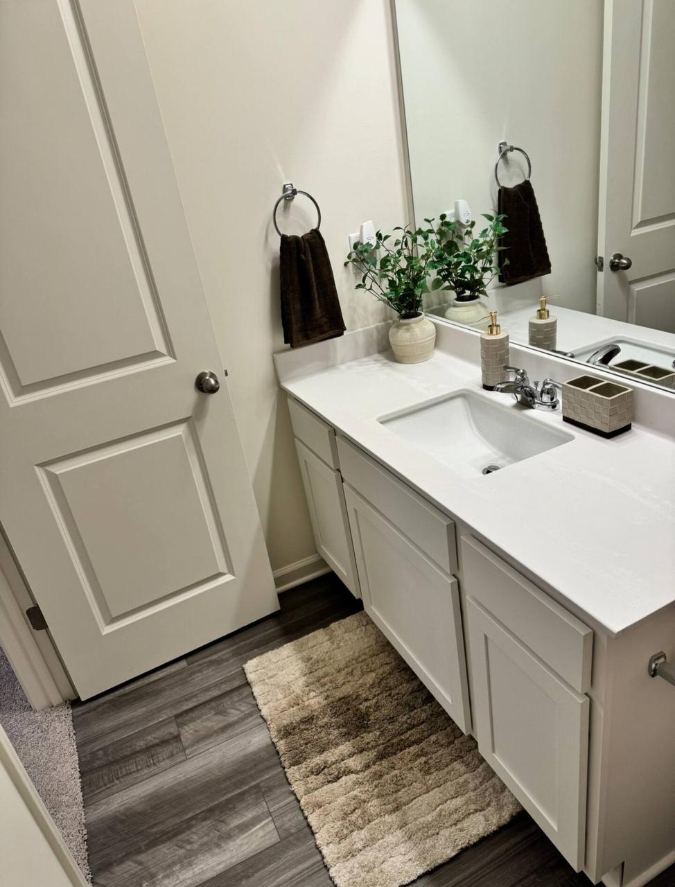 Profile photo 1 of 10