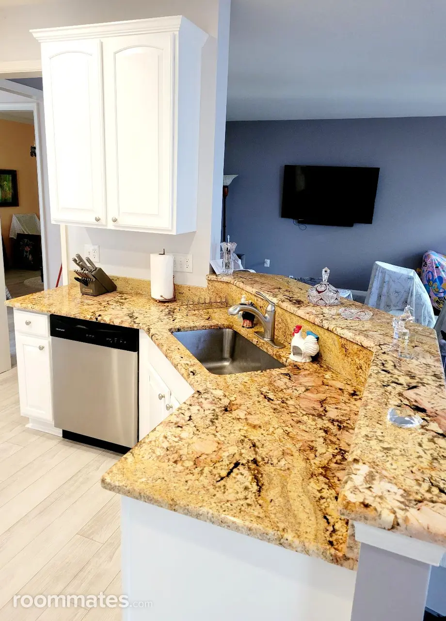 Profile photo 7 of 11