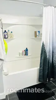 Room for rent in Cleveland, OH $800, house