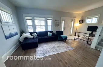 Room for rent in Cleveland, OH $800, house