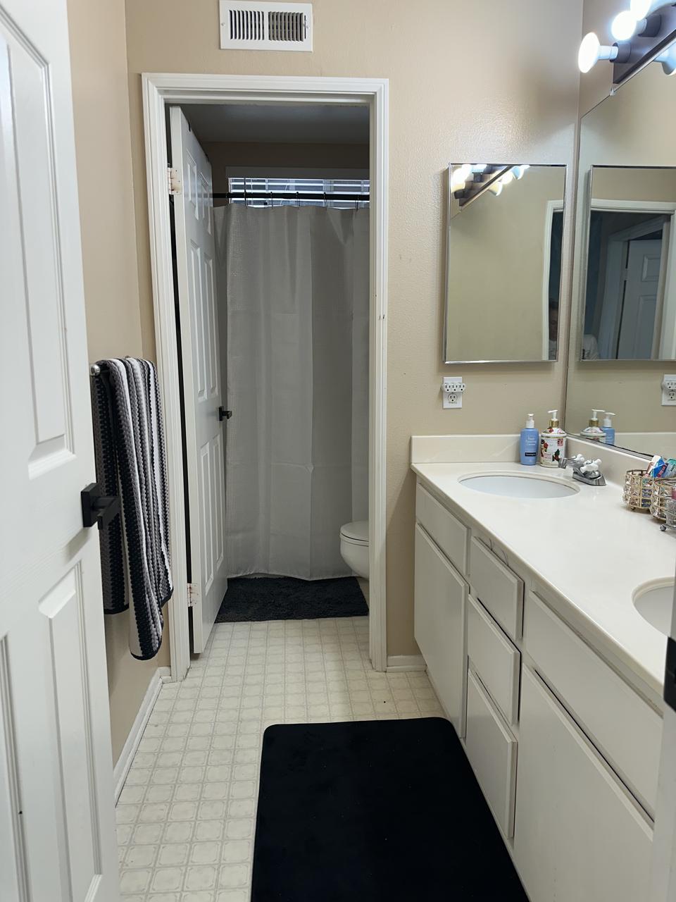 Profile photo 6 of 13