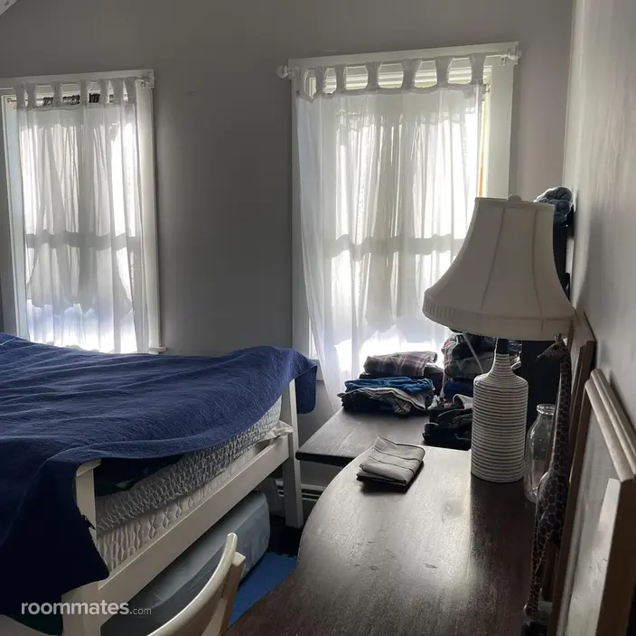 Room for rent in Holliston, MA $1000, house