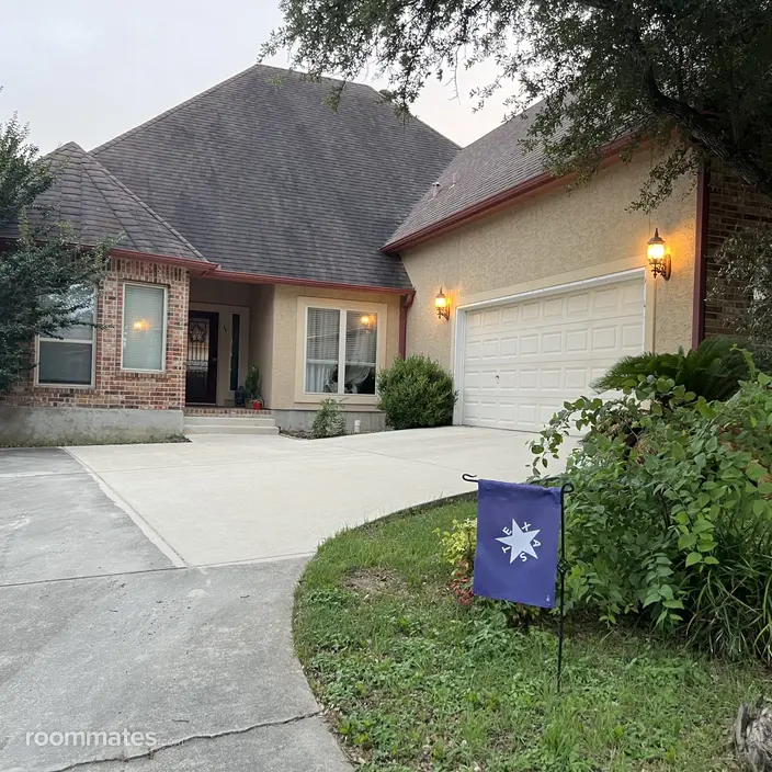 Room for rent in New Braunfels, TX $1000, house