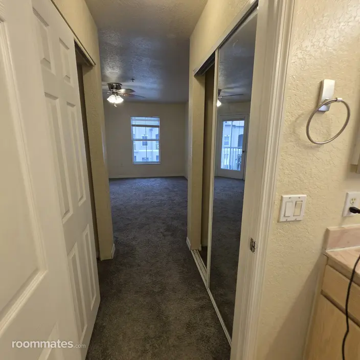 Room for rent in Tampa, FL $895, townhouse