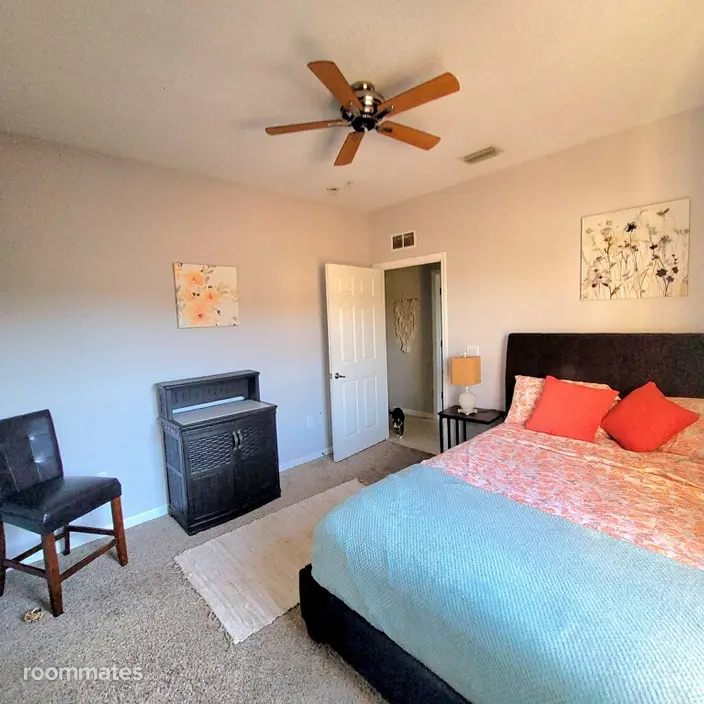 Room for rent in St. Augustine, FL $950, condo