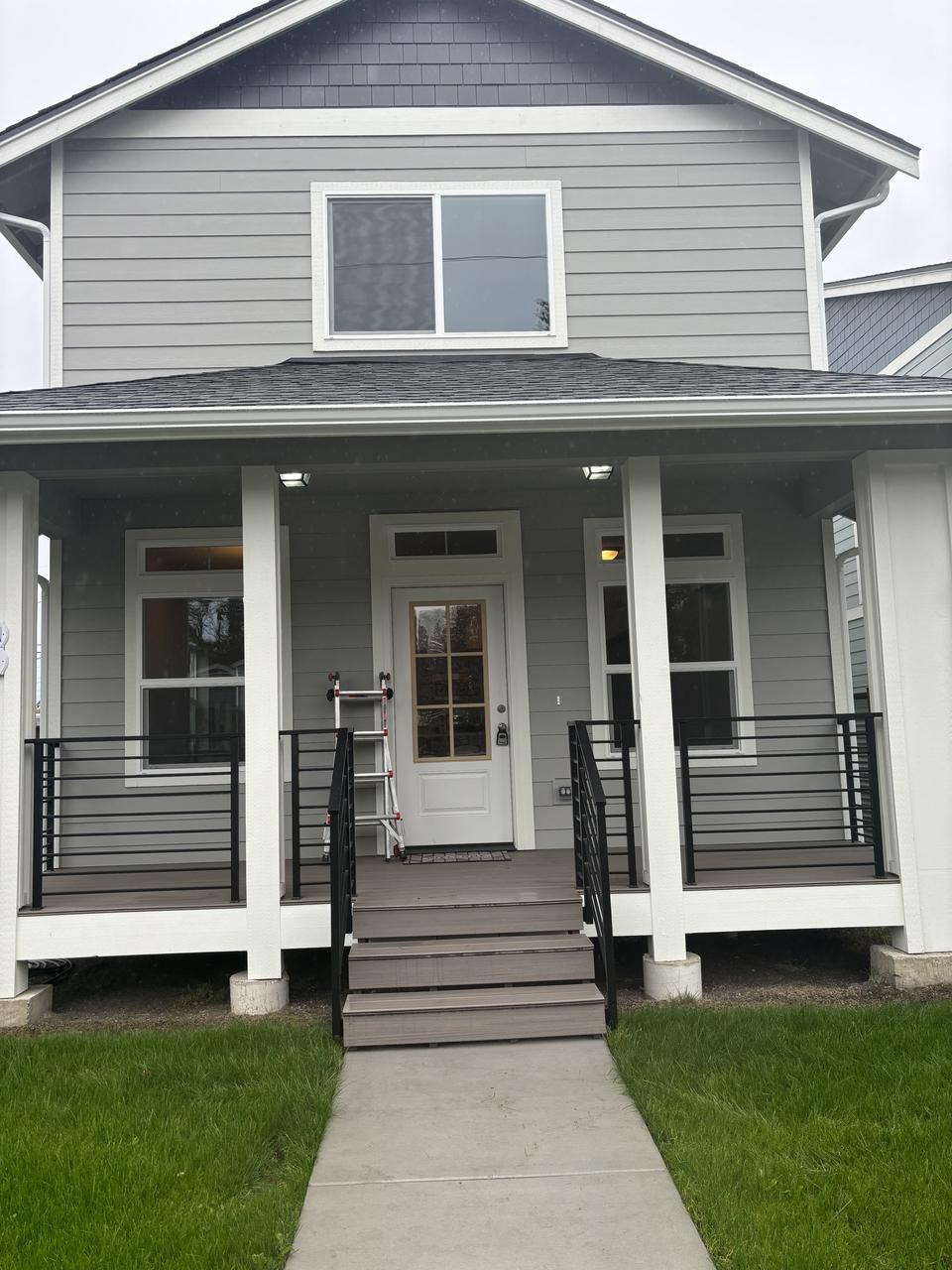 Profile photo 7 of 7