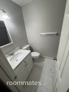 Room for rent in Raleigh, NC $800, condo