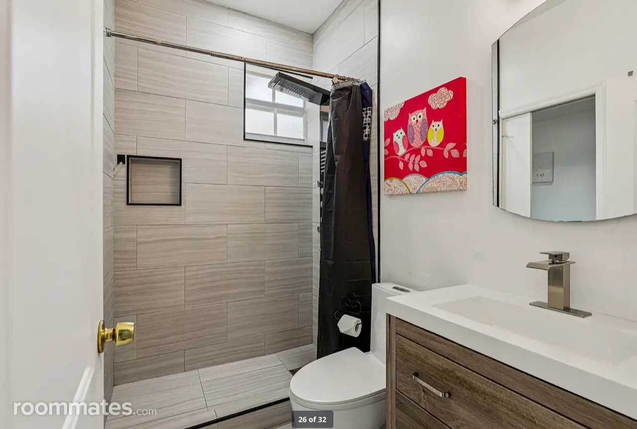 Profile photo 10 of 11