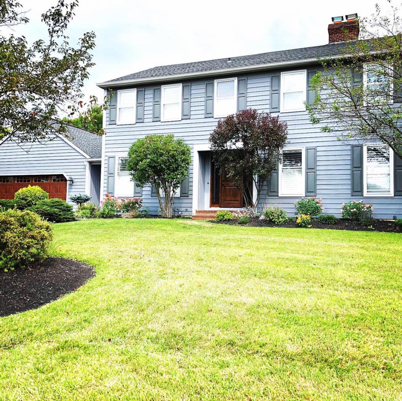 Profile photo 3 of 12