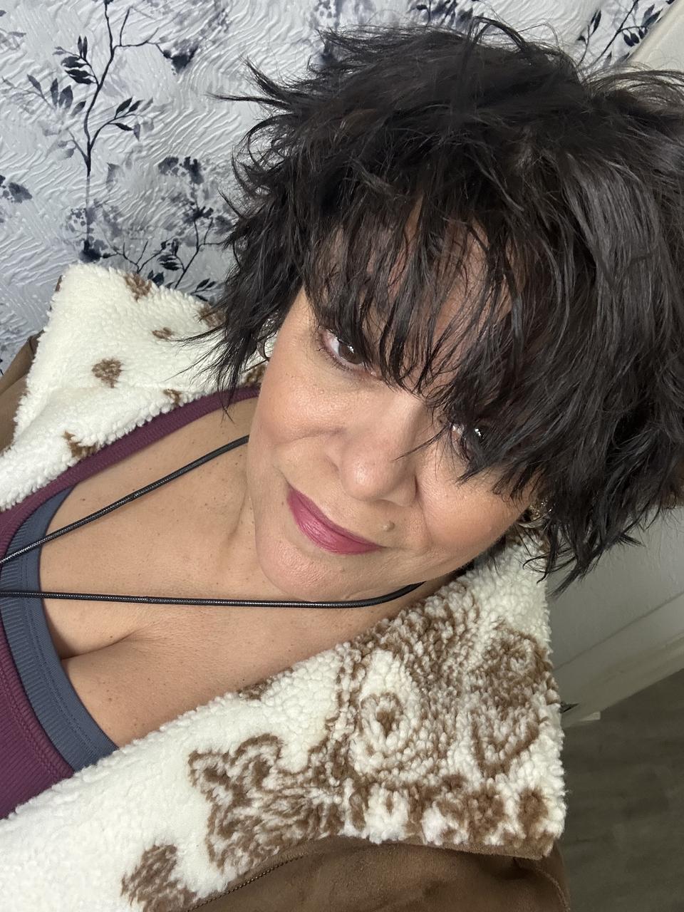 Profile photo 3 of 9