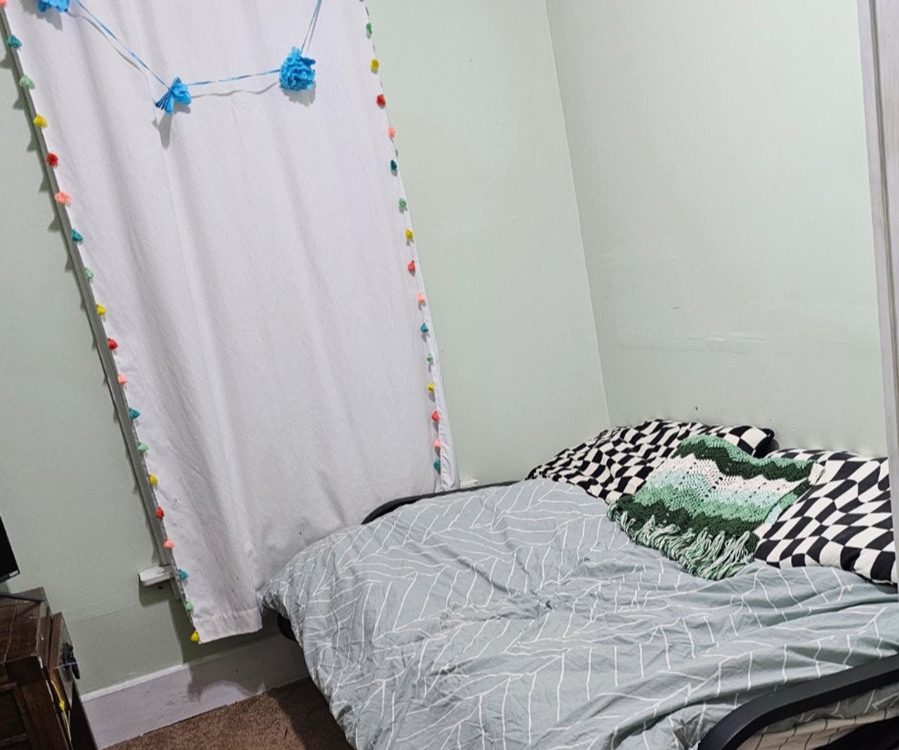 Profile photo 1 of 4