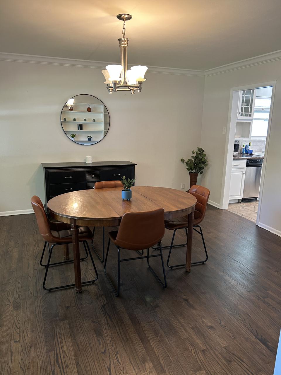 Profile photo 3 of 11