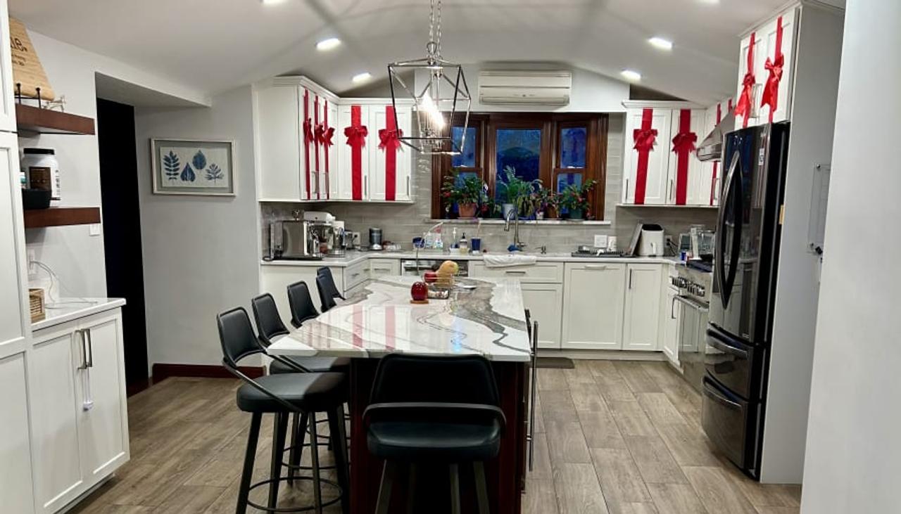 Profile photo 1 of 7