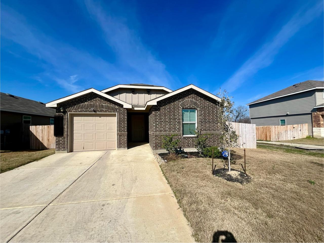 Profile photo 7 of 16