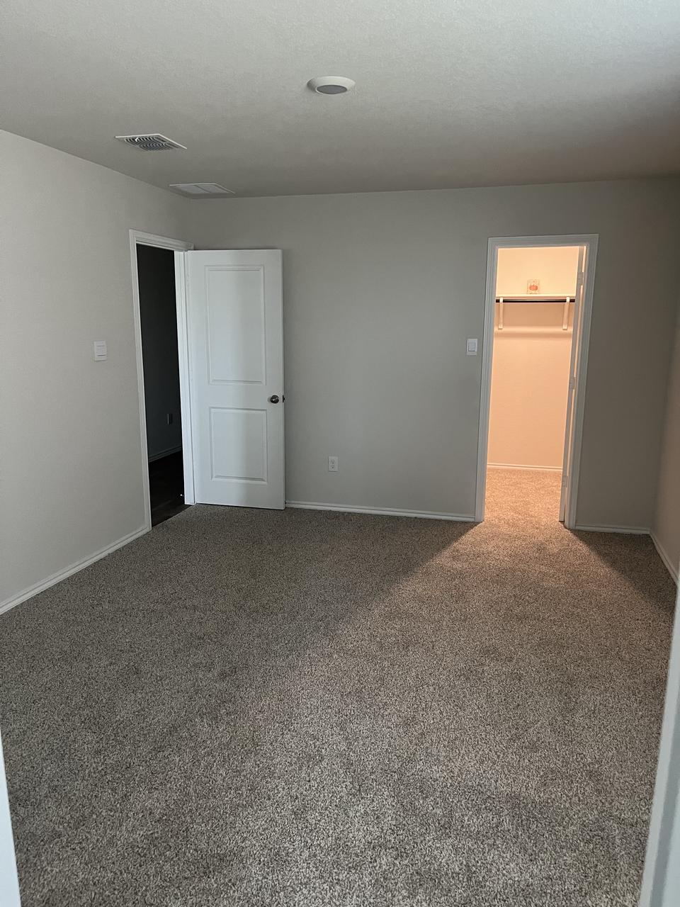 Profile photo 9 of 16