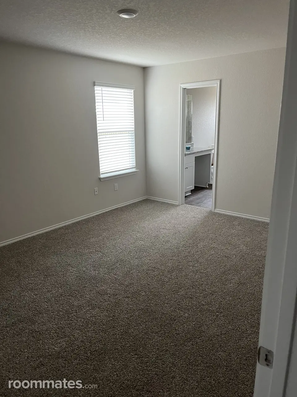 Profile photo 5 of 16