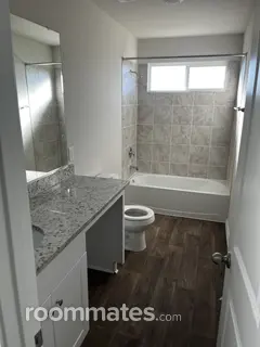 Room for rent in San Antonio, TX $1000, house