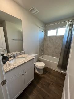 Room for rent in San Antonio, TX $1000, house