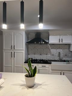 Room for rent in West Hills, CA $950, house
