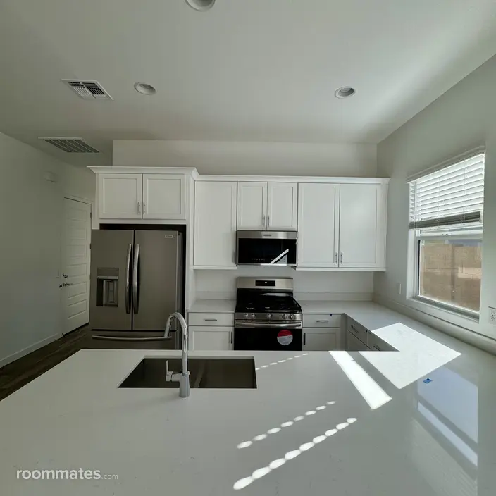 Room for rent in Phoenix, AZ $1786, house