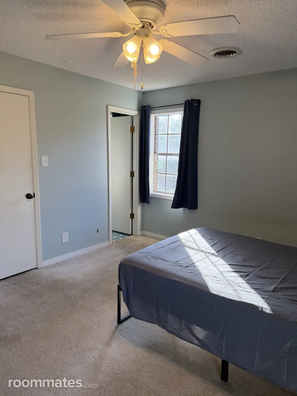 Profile photo 3 of 7