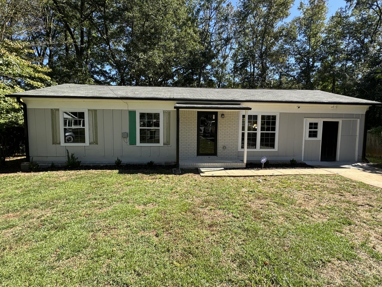 Profile photo 3 of 4