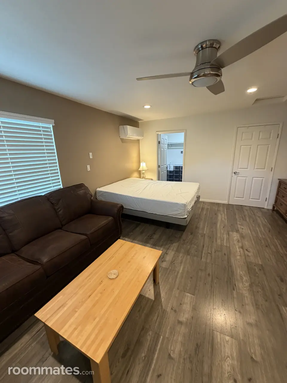 Profile photo 17 of 20