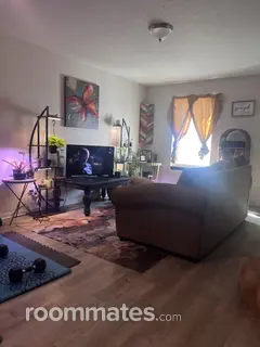 Room for rent in Jacksonville, FL $800, house