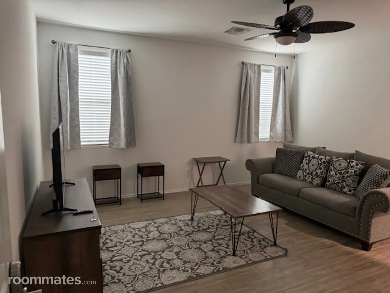 Profile photo 3 of 21