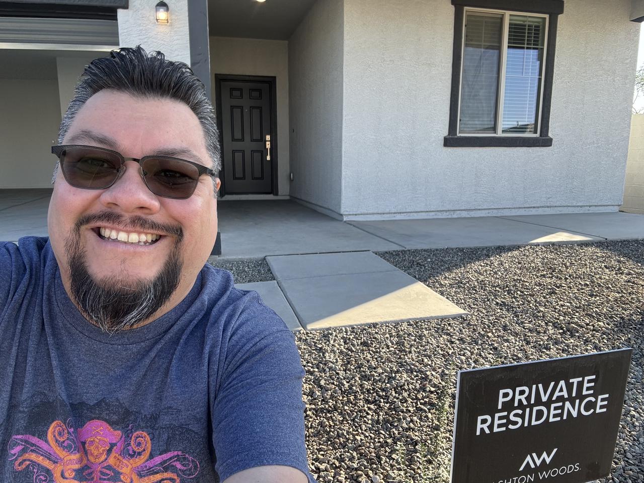 Profile photo 21 of 21