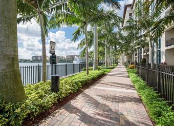 Room for rent in Doral, FL $1950, apartment