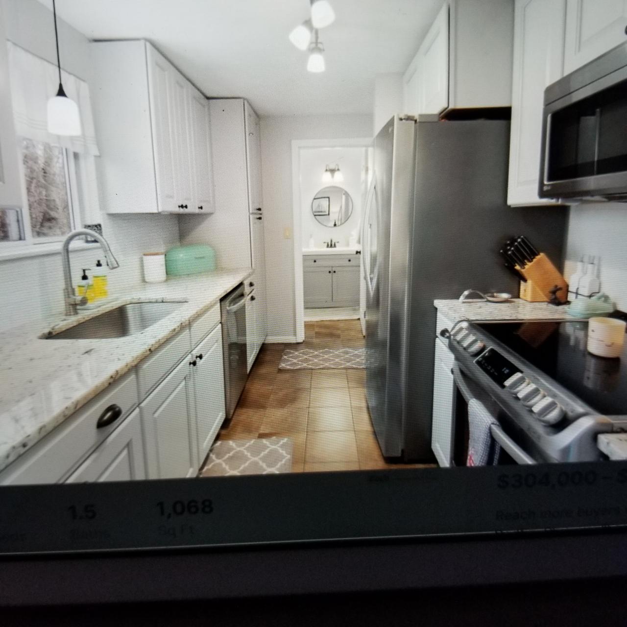 Profile photo 1 of 10